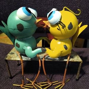 Garden love birds